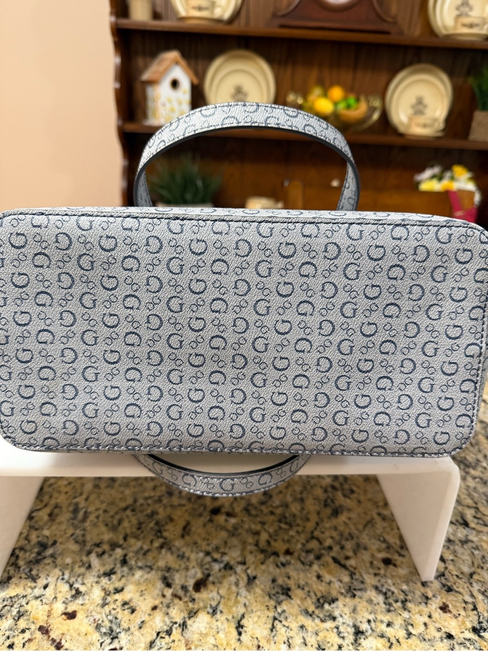 GUESS Light Gray Tote with Black Logo and Gold Hardware @ Wallet - Picture 5 of 9